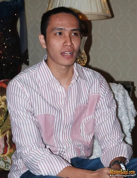 Foto Ressa Herlambang