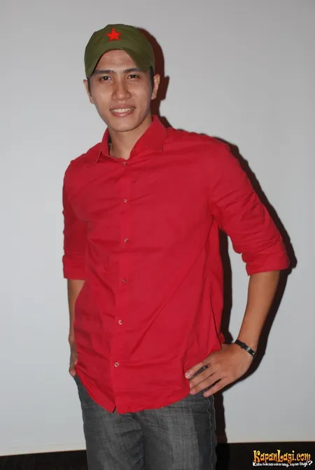 Foto Ressa Herlambang