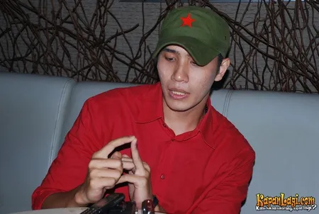 Foto Ressa Herlambang