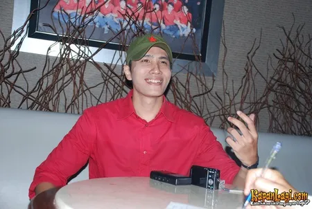 Foto Ressa Herlambang