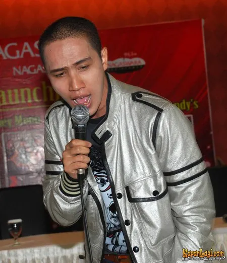 Foto Ressa Herlambang