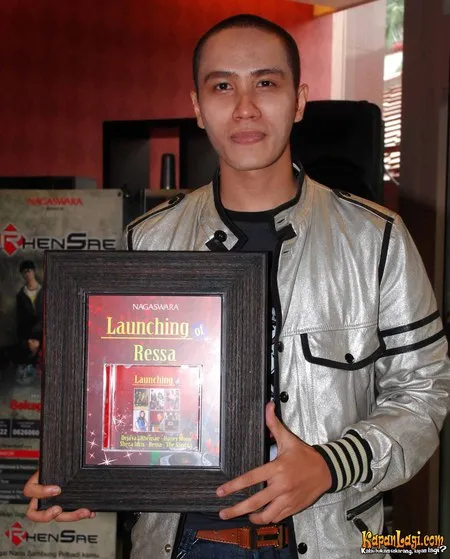 Foto Ressa Herlambang