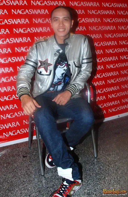 Foto Ressa Herlambang