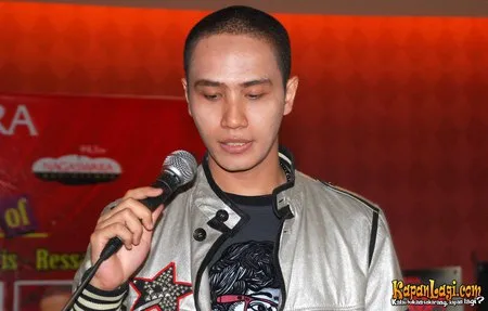 Foto Ressa Herlambang