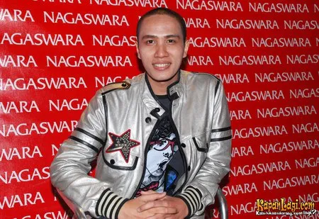 Foto Ressa Herlambang