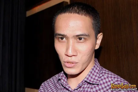 Foto Ressa Herlambang