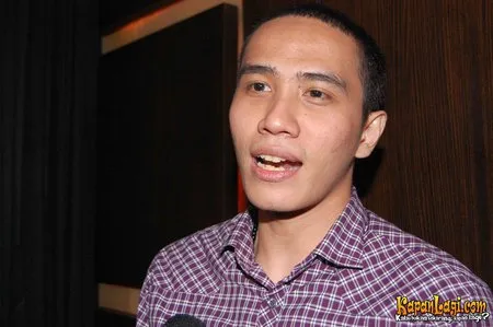 Foto Ressa Herlambang