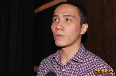 Foto Ressa Herlambang