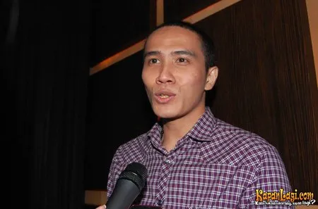 Foto Ressa Herlambang