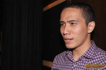 Foto Ressa Herlambang