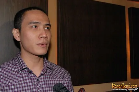 Foto Ressa Herlambang