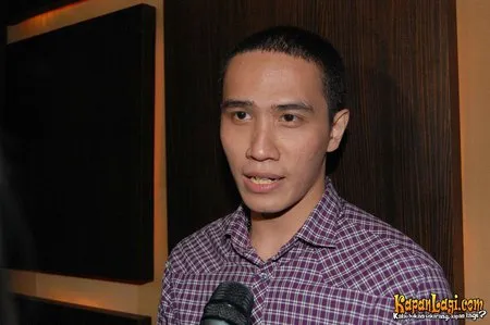 Foto Ressa Herlambang