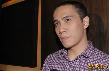 Foto Ressa Herlambang