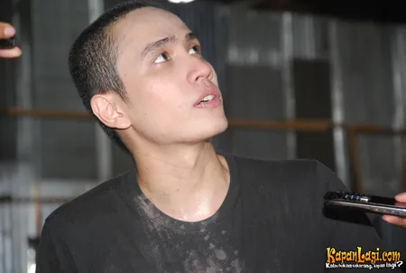 Foto Ressa Herlambang