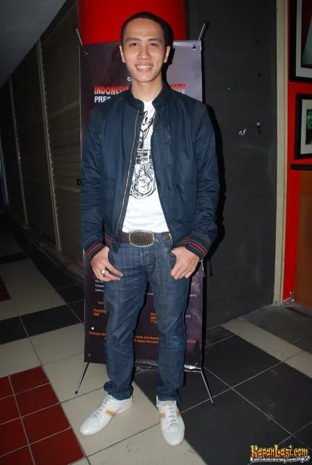 Foto Ressa Herlambang