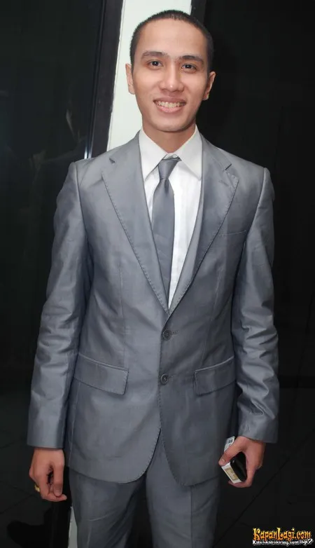 Foto Ressa Herlambang