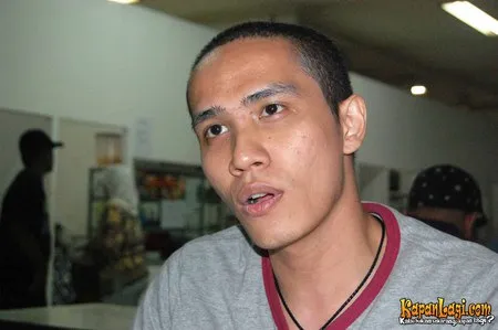 Foto Ressa Herlambang