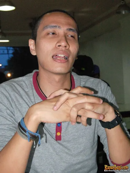 Foto Ressa Herlambang