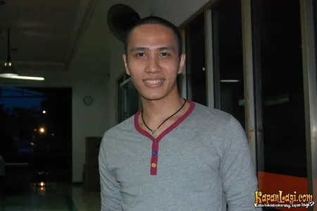 Foto Ressa Herlambang