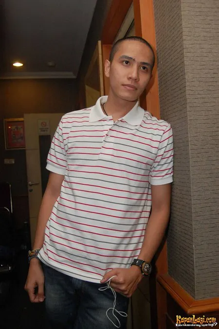 Foto Ressa Herlambang