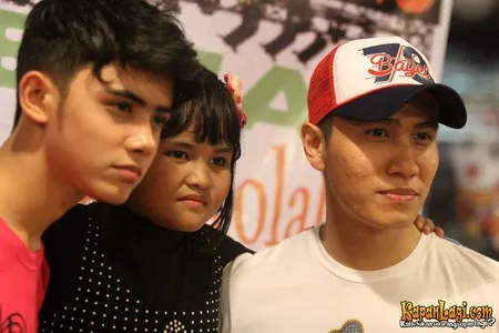 Foto Ressa Herlambang