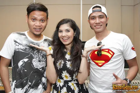 Foto Ressa Herlambang