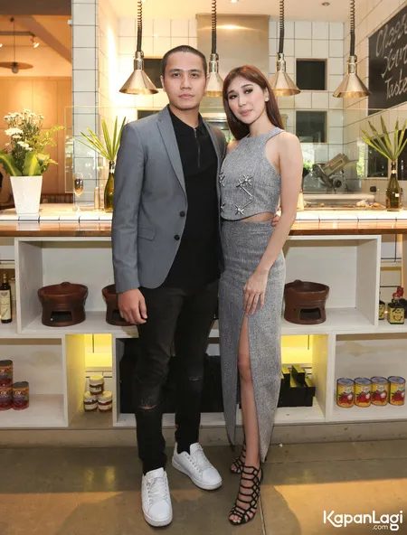 Foto Ressa Herlambang