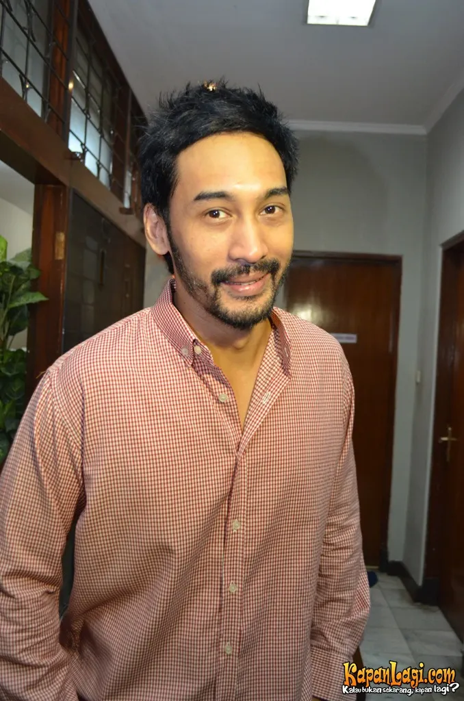 Restu Sinaga bawa ganja sampai kokain ©KapanLagi.com®