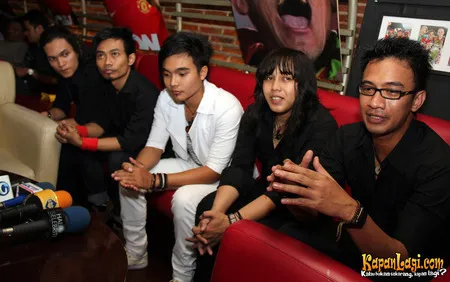 Foto Reva Band