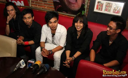 Foto Reva Band