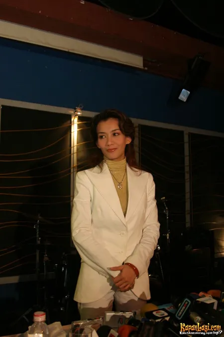 Foto Reza Artamevia