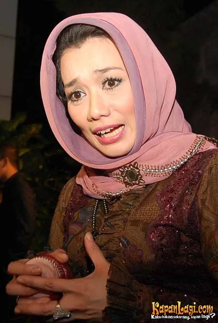 Foto Reza Artamevia