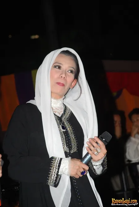 Foto Reza Artamevia