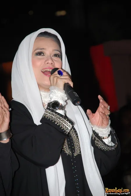 Foto Reza Artamevia