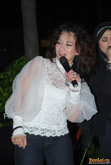 Foto Reza Artamevia