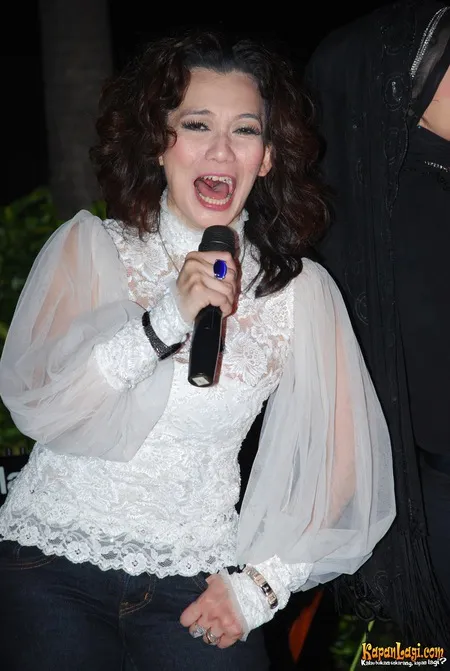 Foto Reza Artamevia