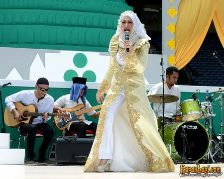 Foto Reza Artamevia