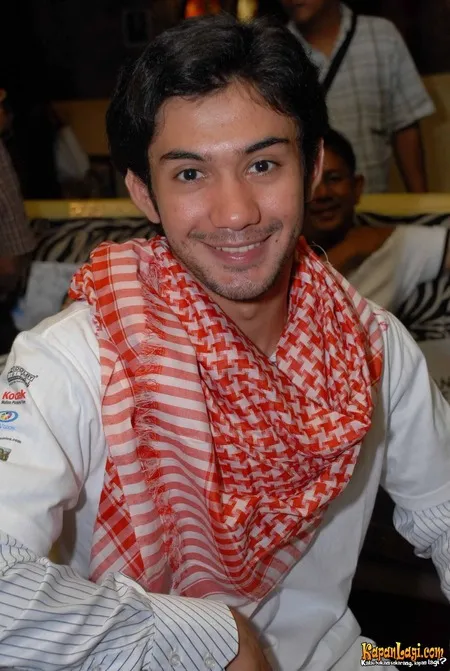 Foto Reza Rahadian