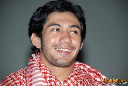 Foto Reza Rahadian