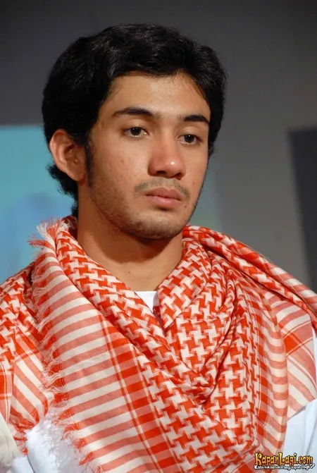Foto Reza Rahadian