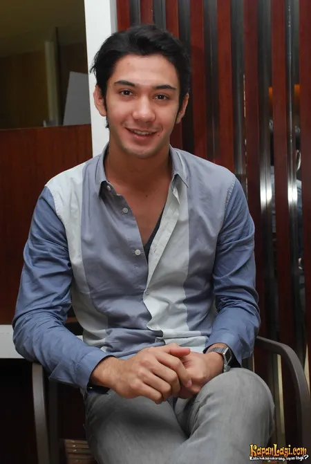 Foto Reza Rahadian