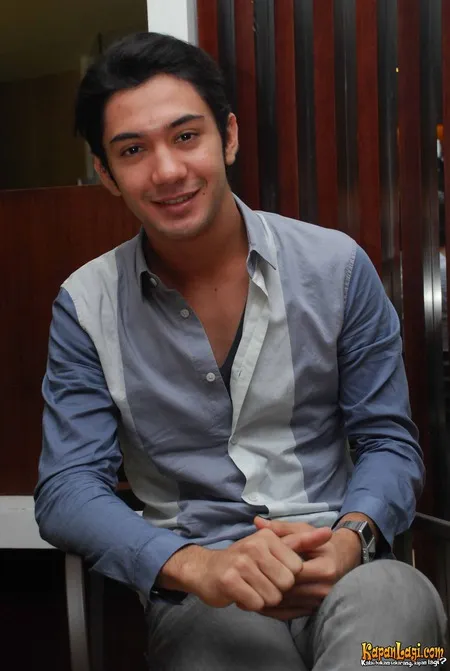 Foto Reza Rahadian