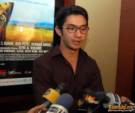 Foto Reza Rahadian