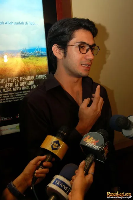 Foto Reza Rahadian