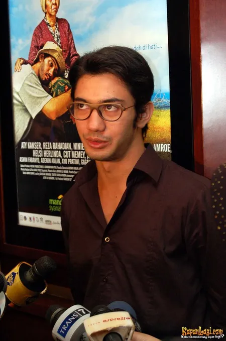 Foto Reza Rahadian