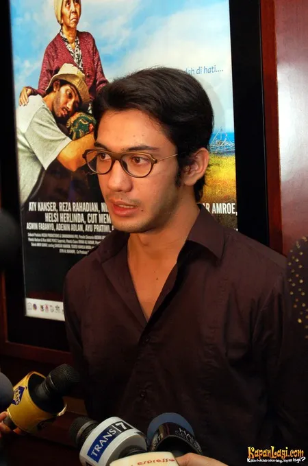 Foto Reza Rahadian