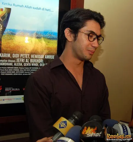 Foto Reza Rahadian