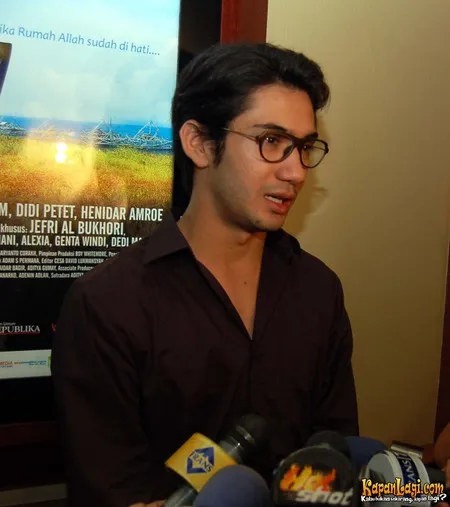 Foto Reza Rahadian