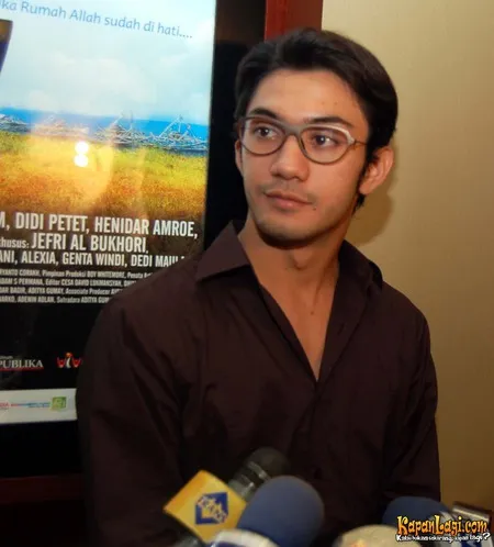 Foto Reza Rahadian