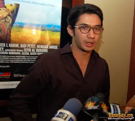 Foto Reza Rahadian